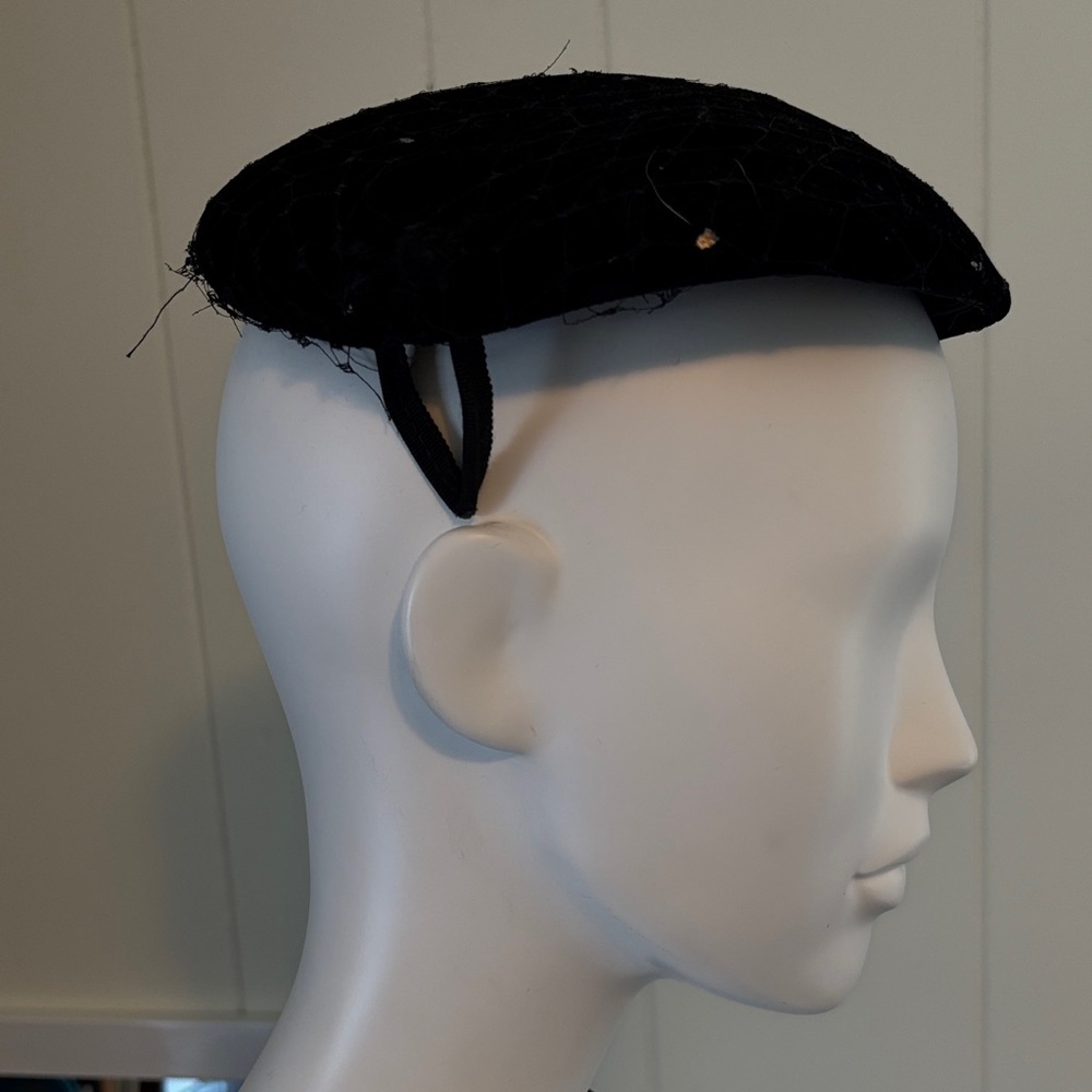 1960’s Vintage pillbox hat black to be restored